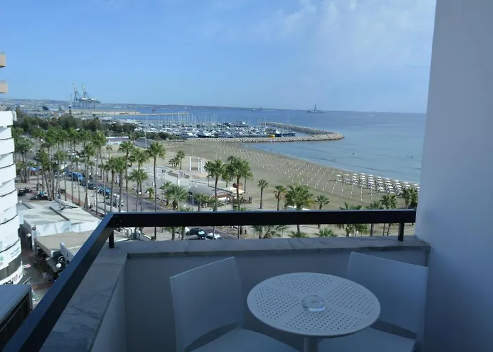 Les Palmiers Sunorama * Larnaca